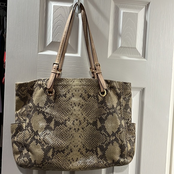 Micheal Kors snake print handbag - Picture 2 of 3